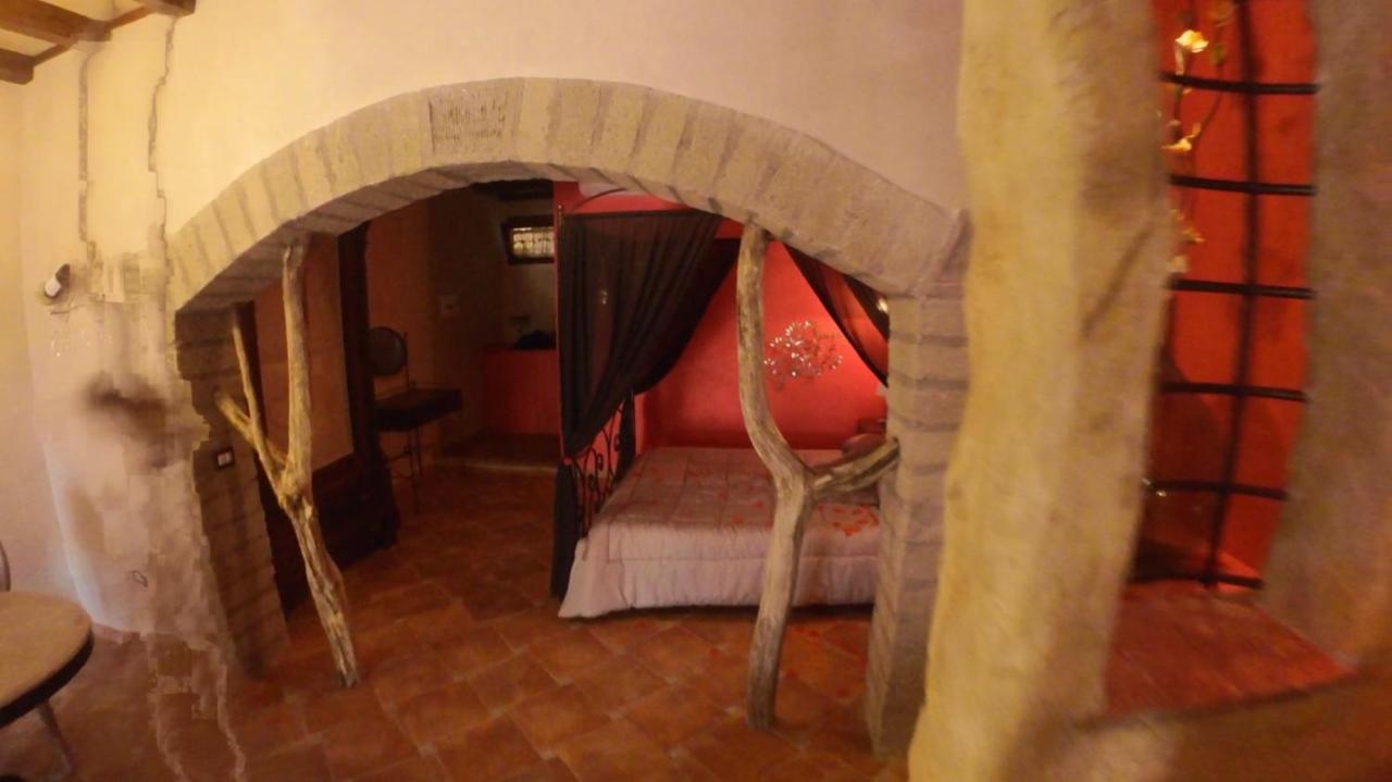 Il Giardino Dei Flintstones B&B เชร์เวเตรี ภายนอก รูปภาพ