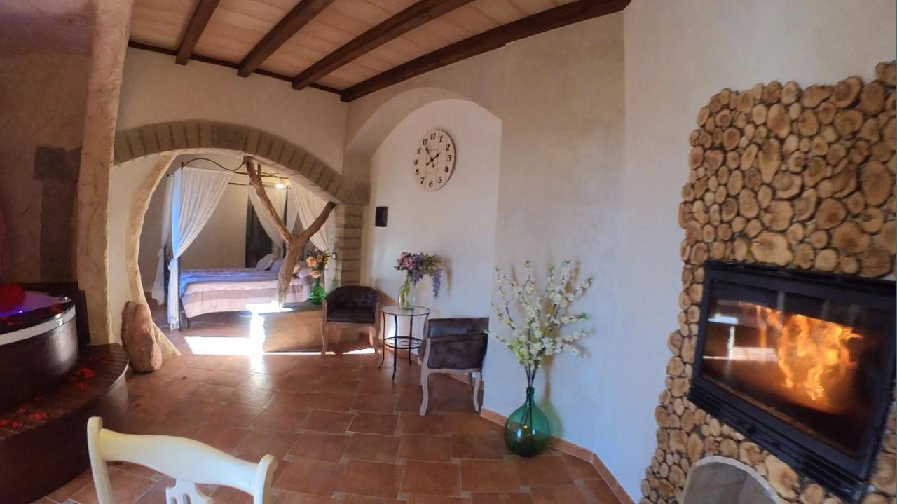 Il Giardino Dei Flintstones B&B เชร์เวเตรี ภายนอก รูปภาพ