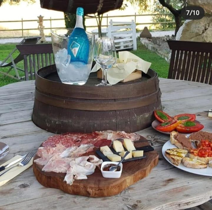 Il Giardino Dei Flintstones B&B เชร์เวเตรี ภายนอก รูปภาพ