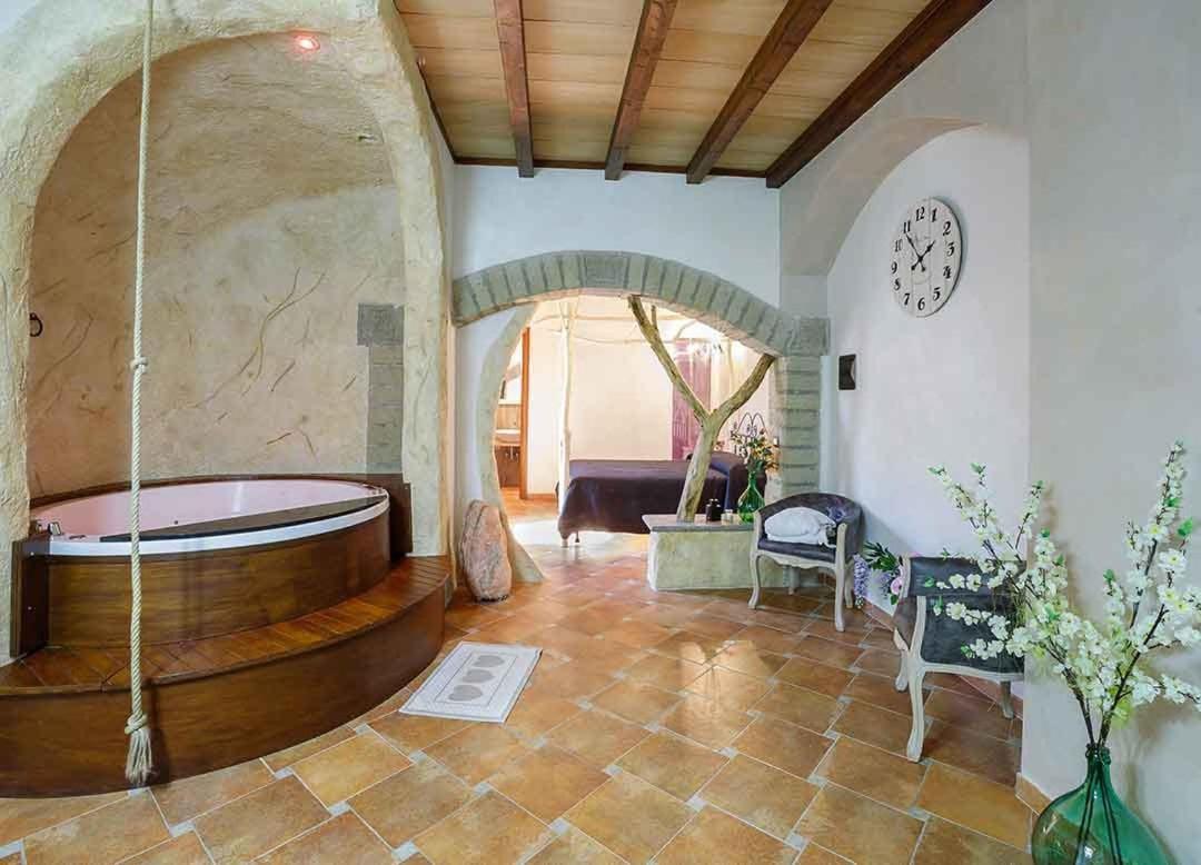 Il Giardino Dei Flintstones B&B เชร์เวเตรี ภายนอก รูปภาพ