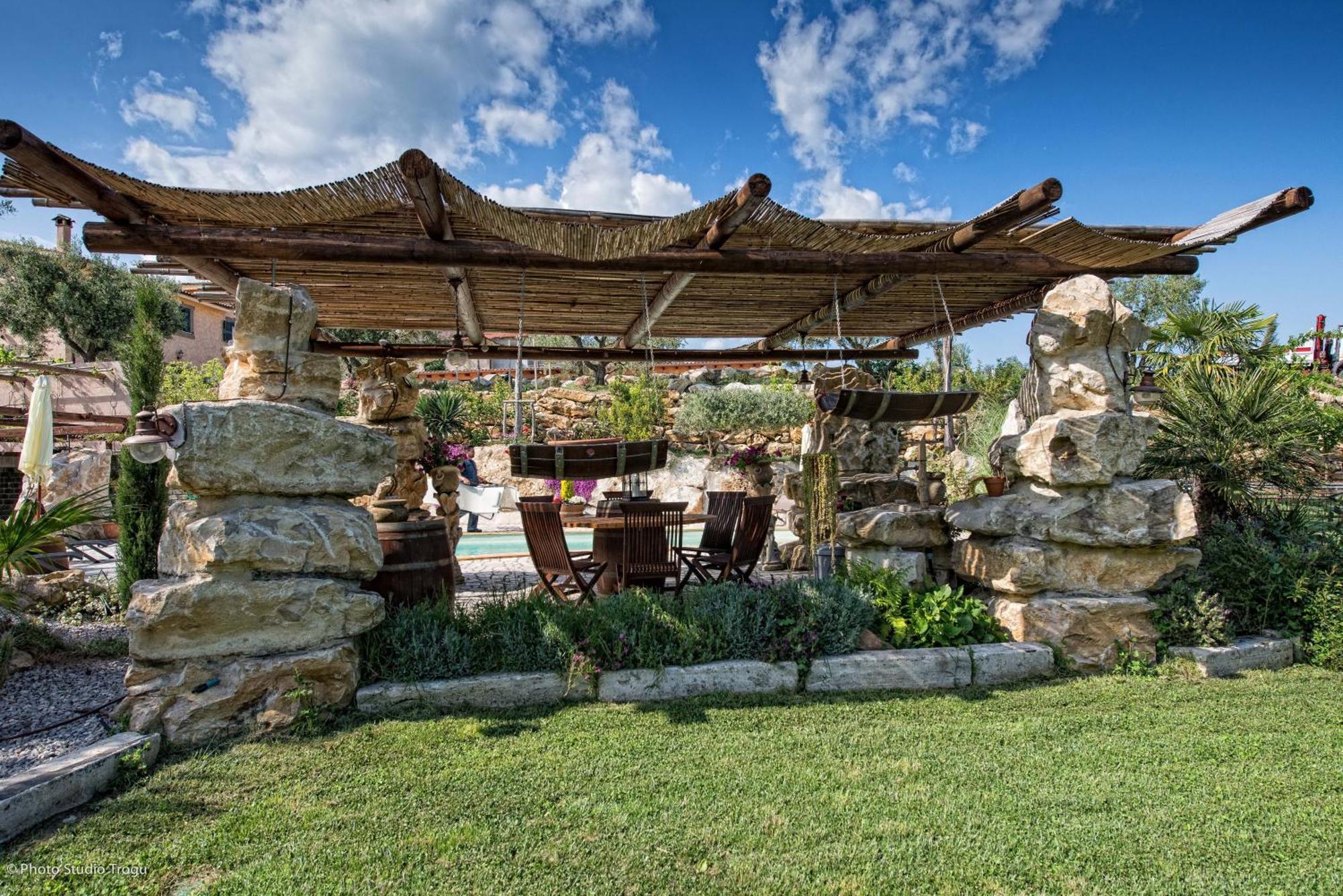 Il Giardino Dei Flintstones B&B เชร์เวเตรี ภายนอก รูปภาพ