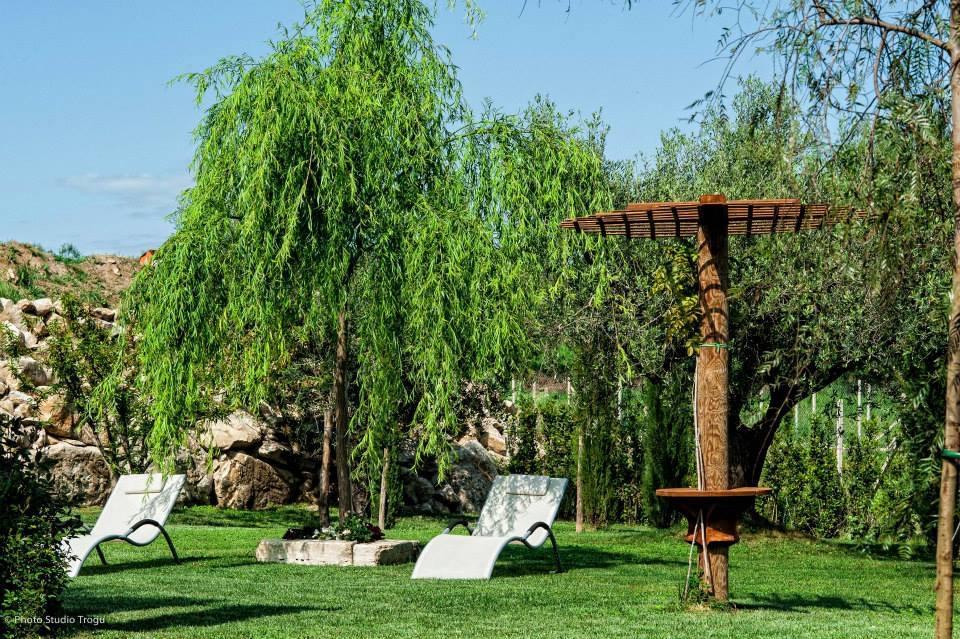 Il Giardino Dei Flintstones B&B เชร์เวเตรี ภายนอก รูปภาพ