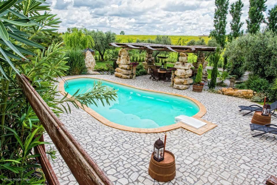 Il Giardino Dei Flintstones B&B เชร์เวเตรี ภายนอก รูปภาพ