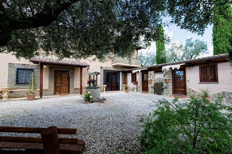 Il Giardino Dei Flintstones B&B เชร์เวเตรี ภายนอก รูปภาพ
