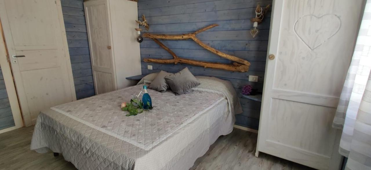 Il Giardino Dei Flintstones B&B เชร์เวเตรี ภายนอก รูปภาพ