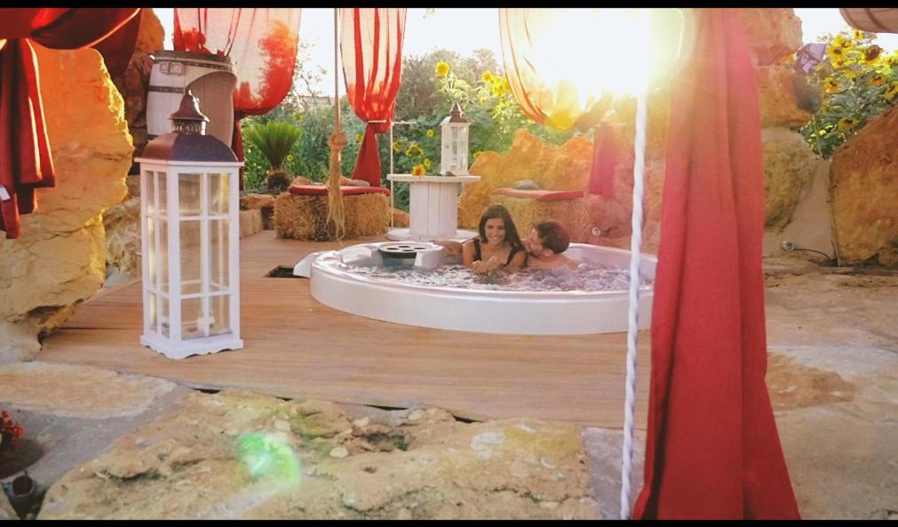 Il Giardino Dei Flintstones B&B เชร์เวเตรี ภายนอก รูปภาพ